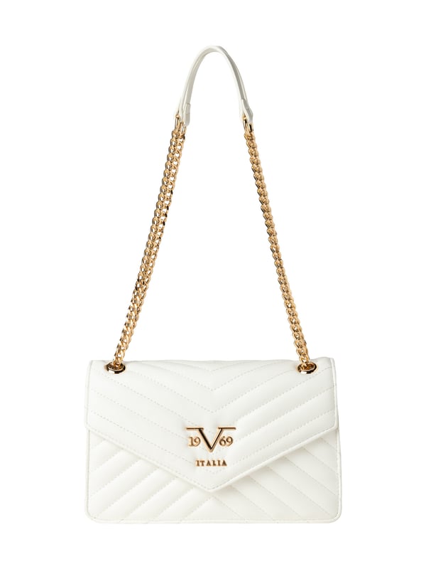 19v69 ITALIA handtas BLAIR maakt indruk met het geraffineerde chevronpatroon en de elegante klepvorm. De schouderriem met gouden ketting en het heldere design maken het de ideale metgezel voor speciale gelegenheden.