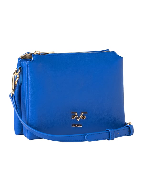 19v69 ITALIA handtas BILLIE combineert modern design met een zacht gevoel en een heldere vorm. De brede schouderriem en gouden logo-accenten maken het een stijlvol accessoire voor elke dag.