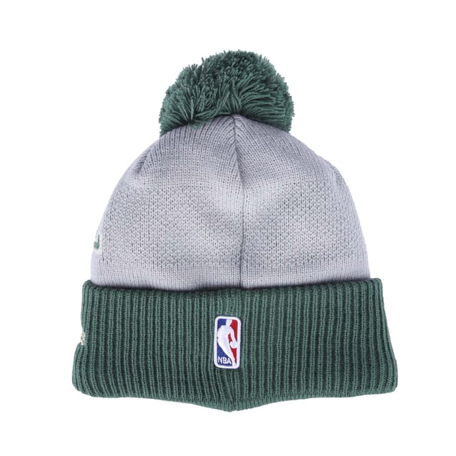 Heren New Era Milwaukee Bucks NBA Tip Off 2023 Bobble Knit Hat.- Omgeslagen zoom.- Gebreid.- Geborduurd merk. Materiaal: 90% Polyester, 10% Wol. Ref: 60421488.