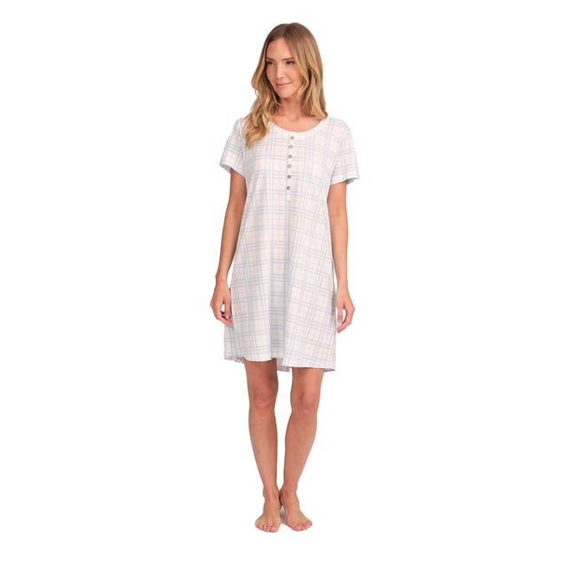 This short-sleeved nightgown for women is the perfect combination of comfort and romantic style. Its lightweight design and loose fit make it an ideal choice for warm nights or relaxing moments at home.

 Details:
 - Straight and loose cut.
 - Round neck with medium button closure.
 - Soft and breathable fabric.
 - Discreet design that gives it a modern and feminine look.

 This short-sleeved nightgown for women is the perfect choice for those looking for a fresh and feminine garment to sleep in or stay at home in style. Its fluid and romantic design makes it ideal for resting in total comfort.

 Our women's nightgowns are ideal for lounging around the house, they are designed to give you maximum comfort and style while you enjoy your moments of relaxation at home.
 Composition: 50% Cotton, 50% Modal
 Care:
Machine wash max. 30ºC.
 Use mild detergent.
 Avoid bleaches.
 Dry at low temperature.
 Iron at low temperature.
