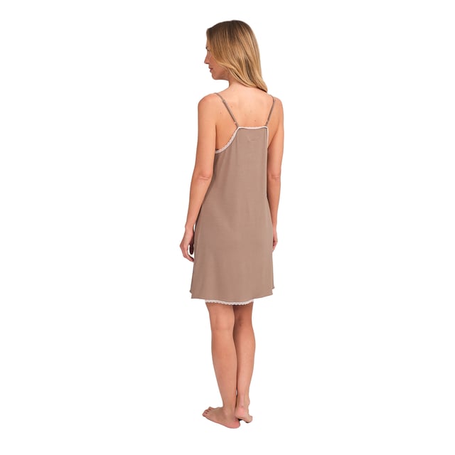 This women's strappy nightgown is the perfect combination of comfort and romantic style. Its lightweight design and loose fit make it an ideal choice for warm nights or relaxing moments at home.

 Details:
 - Loose, fluid cut.
 - Round neck.
 - Adjustable thin straps.
 - Soft and breathable fabric.

 This women's strappy nightgown is the perfect choice for those looking for a fresh and feminine garment to sleep in or stay at home in style. Its flowing and romantic design makes it ideal for resting in total comfort.

 Our women's nightgowns are ideal for lounging around the house, they are designed to give you maximum comfort and style while you enjoy your moments of relaxation at home.
 Composition: 95% Modal, 5% Elastane
 Care:
Machine wash max. 30ºC.
 Use mild detergent.
 Avoid bleaches.
 Dry at low temperature.
 Iron at low temperature.