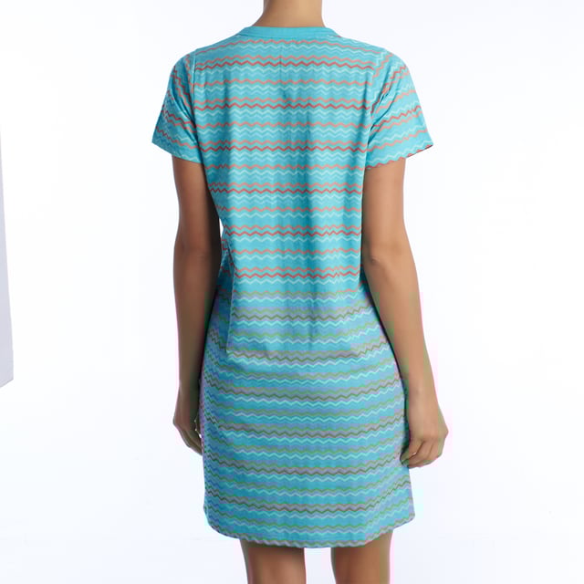 The women's short-sleeved summer nightgown is the perfect garment to enjoy warm nights in style and comfort. This nightgown, designed specifically for the summer season, combines lightness, softness and an elegant design that ensures freshness and comfort during rest hours.

 Main Features:
 Cool and Light Design: This women's summer nightgown features a short-sleeved design that provides adequate coverage without compromising the freshness needed for the hottest nights.

 Breathable Material: Made of lightweight and breathable materials, women's nightgowns ensure excellent air circulation, keeping your skin cool and comfortable all night long.

 Comfort and Softness: Cotton ensures a soft texture to the touch, offering a pleasant sensation on the skin and facilitating restful sleep.

 Elegant Style: With carefully designed details such as decorative piping or summery prints, this women's summer nightgown adds a touch of style and femininity to your sleepwear.

 Relaxed Fit: Cut to allow for freedom of movement, this short-sleeved nightgown provides a comfortable, loose fit, ideal for unrestricted sleeping.

 The women's short-sleeved summer nightdress is the ideal choice for those seeking comfort and style during warm nights. With its lightweight, breathable and elegant design, this nightdress guarantees a pleasant and relaxing experience with every use, providing the freshness and softness necessary for a restful sleep.
 Composition: 100% Cotton
 Care:
Washing machine safe at maximum temperature of 30º.
 It does not resist bleach or any other chlorate.
 It does not resist ironing.
 Does not withstand dry cleaning.
 It does not resist the dryer.