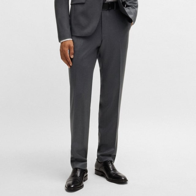 Hook and zip closure.French pocket.Jet pocket.Regular fit.