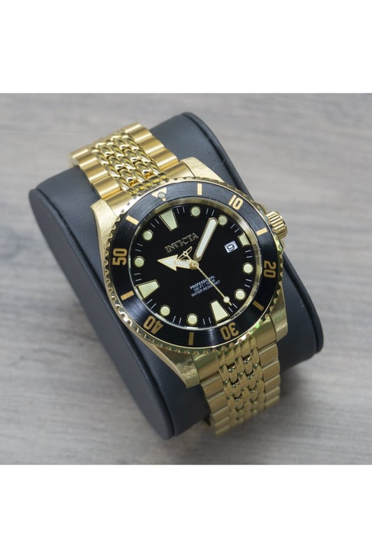 El Invicta 39758 tiene una caja de acero inoxidable de 44 millimetros con una esfera negro.
Esta modelo funciona con un movimiento de Automático preciso.
Resistencia a la presión de aqua de 10 bares.
Este modelo es parte de la colección Invicta Pro Diver.

2 años de garantía Invicta.