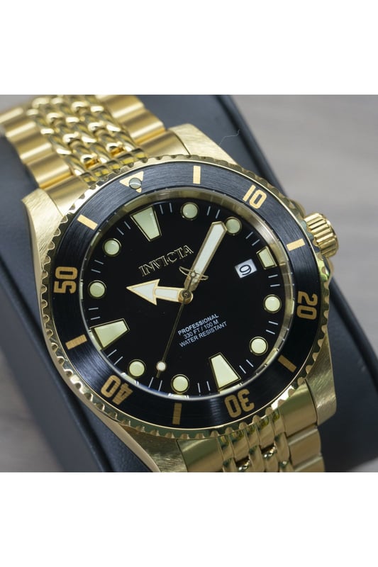 El Invicta 39758 tiene una caja de acero inoxidable de 44 millimetros con una esfera negro.
Esta modelo funciona con un movimiento de Automático preciso.
Resistencia a la presión de aqua de 10 bares.
Este modelo es parte de la colección Invicta Pro Diver.

2 años de garantía Invicta.