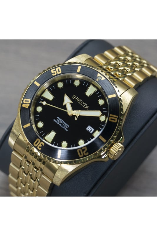 El Invicta 39758 tiene una caja de acero inoxidable de 44 millimetros con una esfera negro.
Esta modelo funciona con un movimiento de Automático preciso.
Resistencia a la presión de aqua de 10 bares.
Este modelo es parte de la colección Invicta Pro Diver.

2 años de garantía Invicta.