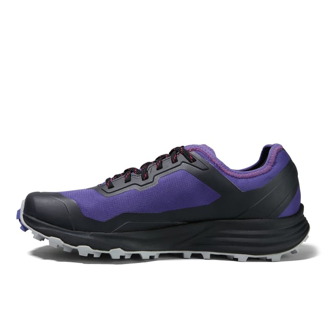 The tough and durable ripstop upper means you can tackle rough terrain with confidence.The four-piece sole unit combines great cushioning and a secure fit for extended comfort from the moment you step outside.An Orthlolite® footbed provides additional cushioning for long days on the trails.A GORE-TEX® Extended Comfort liner keeps your feet dry and breathes as you move.Our unique OPTI-STUD® VIBRAM® sole unit delivers brilliant  durable grip at all times.