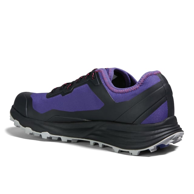 The tough and durable ripstop upper means you can tackle rough terrain with confidence.The four-piece sole unit combines great cushioning and a secure fit for extended comfort from the moment you step outside.An Orthlolite® footbed provides additional cushioning for long days on the trails.A GORE-TEX® Extended Comfort liner keeps your feet dry and breathes as you move.Our unique OPTI-STUD® VIBRAM® sole unit delivers brilliant  durable grip at all times.