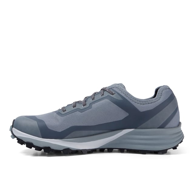 The tough and durable ripstop upper means you can tackle rough terrain with confidence.The four-piece sole unit combines great cushioning and a secure fit for extended comfort from the moment you step outside.An Orthlolite® footbed provides additional cushioning for long days on the trails.A GORE-TEX® Extended Comfort liner keeps your feet dry and breathes as you move.Our unique OPTI-STUD® VIBRAM® sole unit delivers brilliant  durable grip at all times.