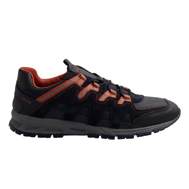 Die Geox U Delray B sind wasserdichte Herren-Sneaker mit normaler Passform. Sie sind auf maximalen Komfort ausgelegt und bieten Polsterung, Flexibilität und Atmungsaktivität. Seine innovative Sohle bietet Stabilität, Dämpfung und große Flexibilität bei jedem Schritt. Das Obermaterial kombiniert Leder, Textil und Amphibiox-Material und sorgt so für Schutz vor Nässe und Kälte.

 Details:
 - Atmungsaktiv und wasserdicht
 - Verschlussart: Verstellbare Schnürsenkel.
 - Rutschfeste Sohle.
 - Antibakterielle Innensohle.
 - Geox Breathe: Technologie, die für eine bestmögliche Luftzirkulation sorgt und den Körper auf optimaler Temperatur hält. Das System bietet maximalen Komfort durch Atmungsaktivität und ein hohes Maß an Temperaturregulierung.

 Der Geox U Delray B ABX ist die ideale Wahl für alle, die Komfort, Schutz und Stil in einem einzigen Schuh suchen. Sein wasserdichtes Design, die flexible Sohle und die hochwertigen Materialien garantieren Komfort und Leistung bei jedem Klima.
 Komposition: Außen: Leder; Innenausstattung: Textil, Synthetik; Sohle: Gummi; Vorlage: Textil
 Pflege:
Verwenden Sie ein feuchtes Tuch oder eine weiche Bürste.
 Nicht in der Maschine waschen.
 Lassen Sie es an der Luft trocknen, ohne direkte Sonneneinstrahlung oder Hitze.