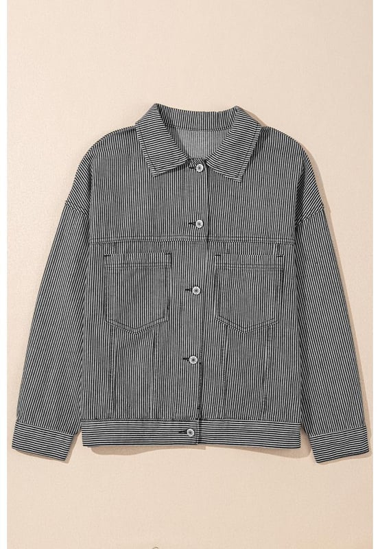 Our styles are designed with a trendy fitted look in mind following an international size standard. For the best fit we suggest choosing one size up from your usual. Be sure to check our sizing chart to find your perfect match!
  Blue Stripe Washed Oversize Pocketed Denim Jacket
  Vintage washed denim for a retro look
  Classic button
  up closure for versatile wear
  Turn
  down collar for added charm
  Convenient chest pockets for practicality
Material: 75% Cotton 25% Polyester