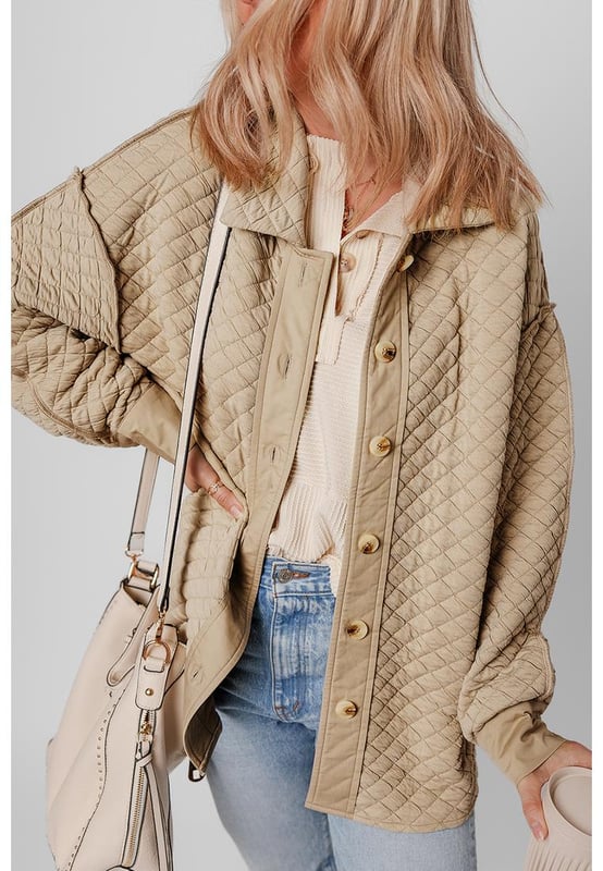 Our styles are designed with a trendy fitted look in mind following an international size standard. For the best fit we suggest choosing one size up from your usual. Be sure to check our sizing chart to find your perfect match!
  Quilted jacket for a cozy and stylish appearance
  Puffer construction for added warmth and comfort
  Solid color design adds a trendy and classic touch
  Classic shirt collar and long sleeves for a timeless look
  Available in sizes S to 2XL with detailed size chart in CM and INCH
Material: 95% Polyester 5% Elastane