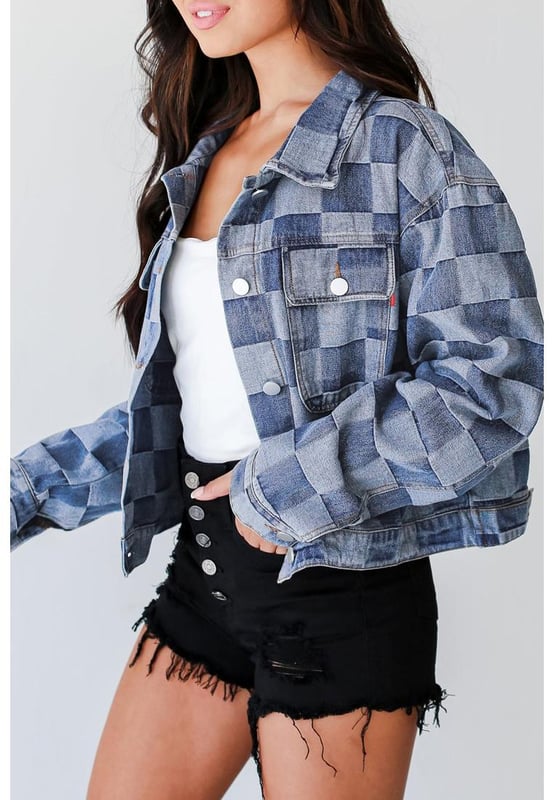 Our styles are designed with a trendy fitted look in mind following an international size standard. For the best fit we suggest choosing one size up from your usual. Be sure to check our sizing chart to find your perfect match!
  Light Blue Checkered Patchwork Button up Denim Jacket
  Unique fusion of classic denim and patchwork style
  Two
  tone checkered pattern
  Flap pockets
  Button
  up front
  Pair with jeans for a denim
  on
  denim look
  Ideal with a simple tee for a laid
  back ensemble
Material: 56% Cotton 44% Polyester