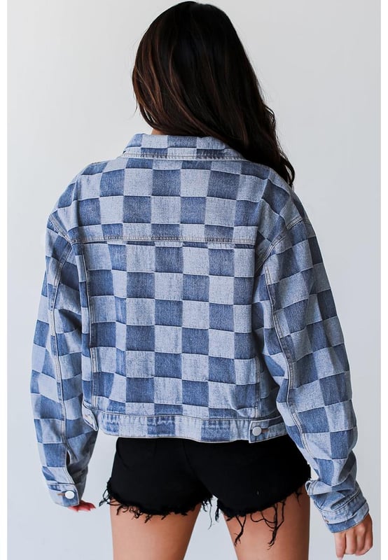 Our styles are designed with a trendy fitted look in mind following an international size standard. For the best fit we suggest choosing one size up from your usual. Be sure to check our sizing chart to find your perfect match!
  Light Blue Checkered Patchwork Button up Denim Jacket
  Unique fusion of classic denim and patchwork style
  Two
  tone checkered pattern
  Flap pockets
  Button
  up front
  Pair with jeans for a denim
  on
  denim look
  Ideal with a simple tee for a laid
  back ensemble
Material: 56% Cotton 44% Polyester