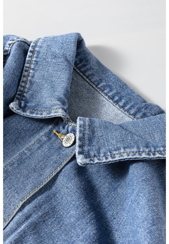 Our styles are designed with a trendy fitted look in mind following an international size standard. For the best fit we suggest choosing one size up from your usual. Be sure to check our sizing chart to find your perfect match!
  Light blue washed oversized denim jacket
  Classic button
  up closure
  Turn
  down collar
  Convenient chest pockets
Material: 75% Cotton 25% Polyester