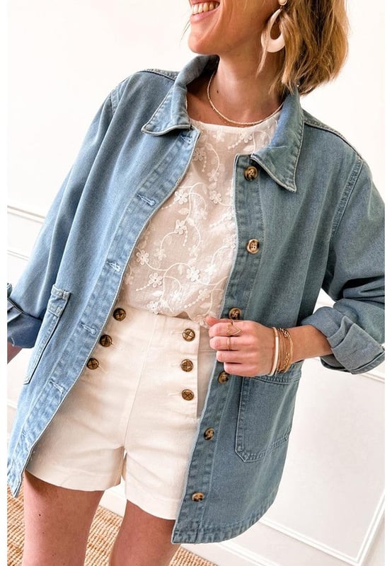 Our styles are designed with a trendy fitted look in mind following an international size standard. For the best fit we suggest choosing one size up from your usual. Be sure to check our sizing chart to find your perfect match!
  Chambray denim jacket in dusk blue
  Slit button details on both sides
  Loose fit for comfort
  Large pockets for convenience
  Versatile piece suitable for most occasions
Material: 75% Cotton 25% Polyester