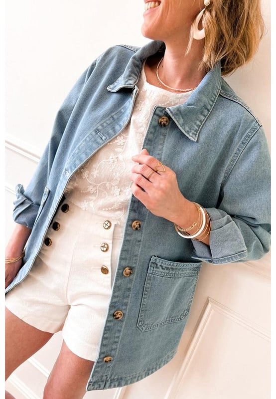 Our styles are designed with a trendy fitted look in mind following an international size standard. For the best fit we suggest choosing one size up from your usual. Be sure to check our sizing chart to find your perfect match!
  Chambray denim jacket in dusk blue
  Slit button details on both sides
  Loose fit for comfort
  Large pockets for convenience
  Versatile piece suitable for most occasions
Material: 75% Cotton 25% Polyester