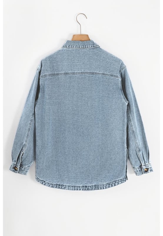 Our styles are designed with a trendy fitted look in mind following an international size standard. For the best fit we suggest choosing one size up from your usual. Be sure to check our sizing chart to find your perfect match!
  Chambray denim jacket in dusk blue
  Slit button details on both sides
  Loose fit for comfort
  Large pockets for convenience
  Versatile piece suitable for most occasions
Material: 75% Cotton 25% Polyester