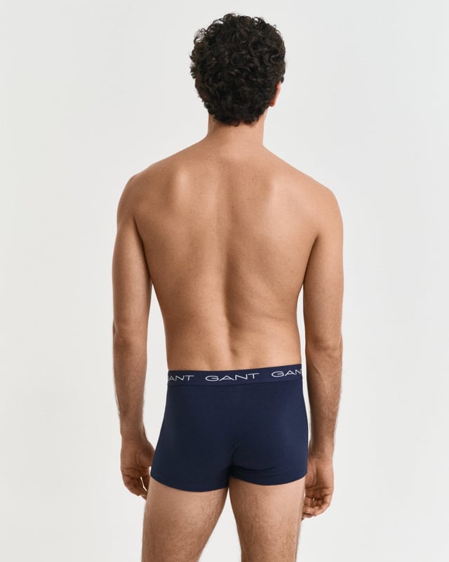 GANT's underwear delivers supportive, comfortable fits in high-quality fabrics. These cotton jersey trunks from GANT arrive in a 3-pack of classic, solid colors. They have a slim fit, regular waist and short leg length. Each trunk features a jacquard-knitted elastic waistband detailed with repeating GANT logos.

Pack of three
Slim fit
Short leg length
Regular waist
Jacquard-knitted waistband
GANT logos at waistband

 95% Cotton, 5% Elastane 

900023003
 
 
