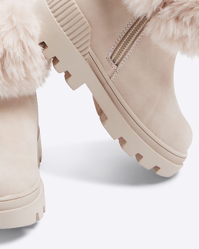 PU fabric, Faux fur cuff, Side zip fastening