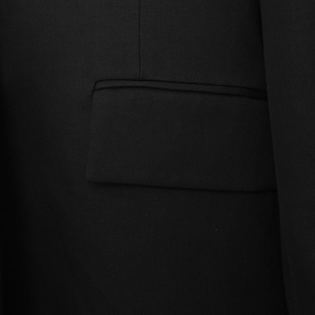 57% ramie, 43% cotton. Lining: 51% viscose, 49% cotton. Relaxed tailoring is key for Raey highlighted by this single-breasted jacket, made in Italy from ramie and cotton with dropped shoulders and vented back