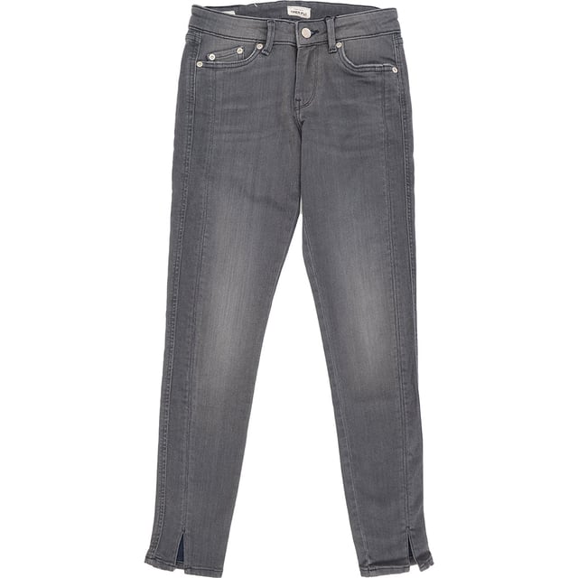 Upgrade your denim collection with the Pepe Jeans Pixi High Waisted Skinny Jeans in a sleek grey shade. Made from a blend of 98% cotton and 2% elastane, these jeans offer a comfortable and stretchy fit. The high-waisted design provides a flattering silhouette, while the skinny cut ensures a modern and stylish look. Perfect for any occasion, these versatile jeans can be dressed up or down to suit your style. Add these chic and timeless jeans to your wardrobe for a go-to piece that combines comfort and fashion.