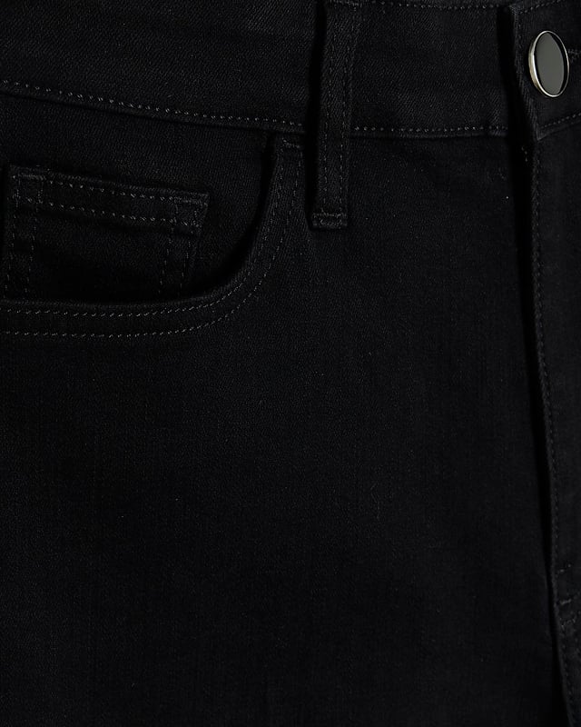 High rise, Button and zip fastening, Pocket detail, Wide leg