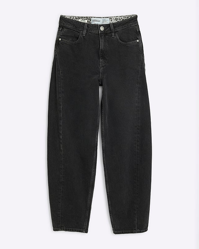 Button and zip fastening, Barrel leg, Pocket detail, Belt loops
