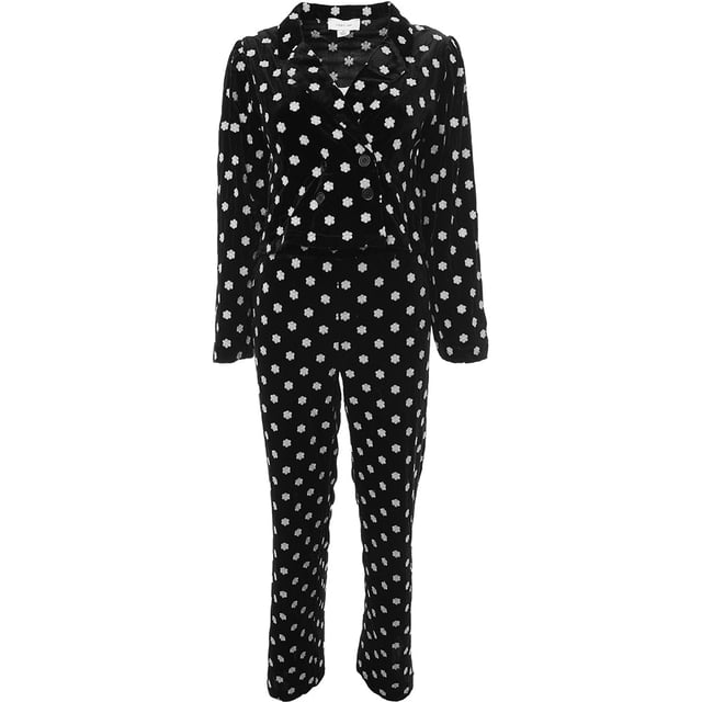 Embroidery: 100% Polyester, Main: 92% Polyester, Main: 8% ElastaneIndulge in luxurious comfort with the Lost Ink Embroidered Velvet Pyjama Set in a playful polka dot print. Crafted from a blend of 92% polyester and 8% elastane, this set offers a soft and stretchy fit that feels amazing against your skin. The intricate embroidery, made from 100% polyester, adds a touch of elegance and sophistication. Perfect for cozy nights in or lounging around the house, this pyjama set combines style and comfort effortlessly. Treat yourself to a bit of luxury with this chic and comfy set.