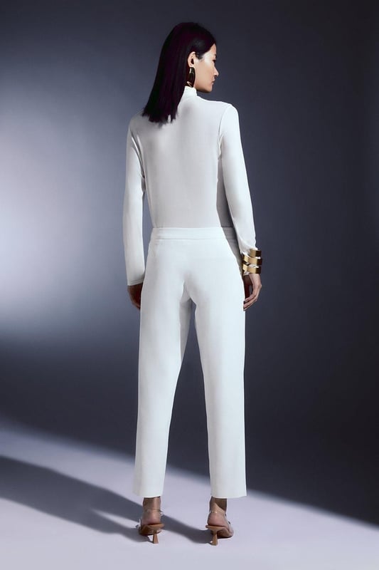 A true contender for the perfect work-to-weekend trousers, this polished pair is tailored for sleek effect. Elegantly equipped with slip pockets, a fly fastening and a relaxed fit, these plush tailored trousers breathe new life into any well-kept capsule collection.TailoredRelaxed FitRegular LengthSlip pockets