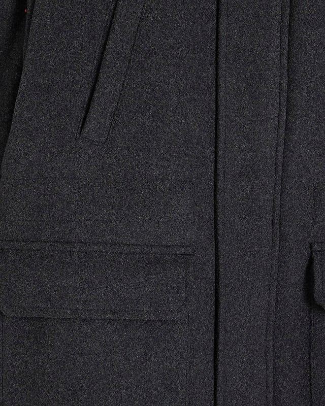 Regular fit, Wool fabric, Chest and waist pockets, Collared, Long sleeves, Zip fastening