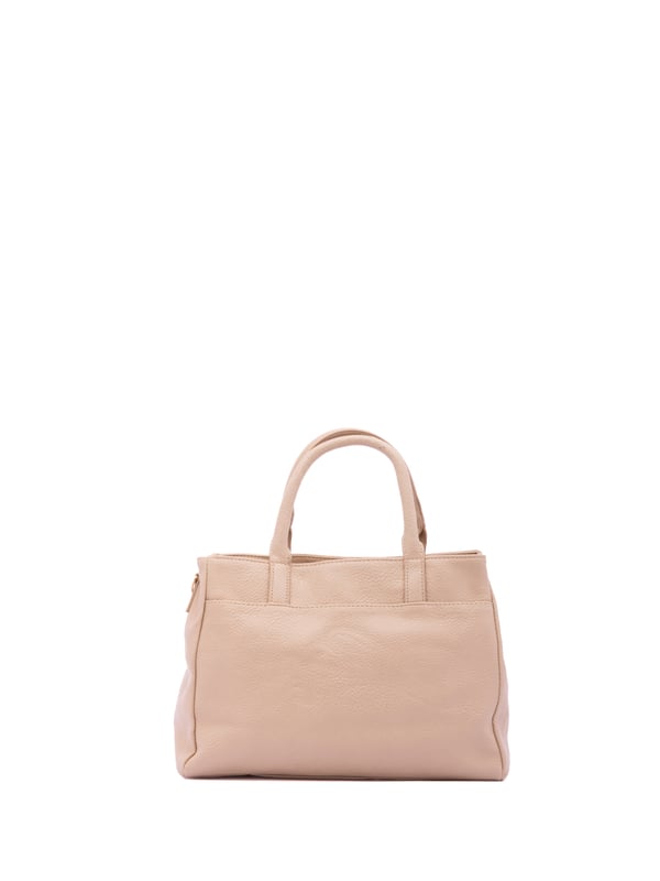 Bolso de mujer. El cierre es con cremallera. Los bolsillos internos son dos con cremallera y dos abiertos. Los bolsillos externos son uno frontal con cremallera. La bandolera es ajustable y extraíble en ecopiel. El mango es de ecopiel. Hay tres compartimentos internos. El material exterior es ecopiel. Internamente está forrado en poliéster. Medidas: 30x22x10 cm. Producto de moda