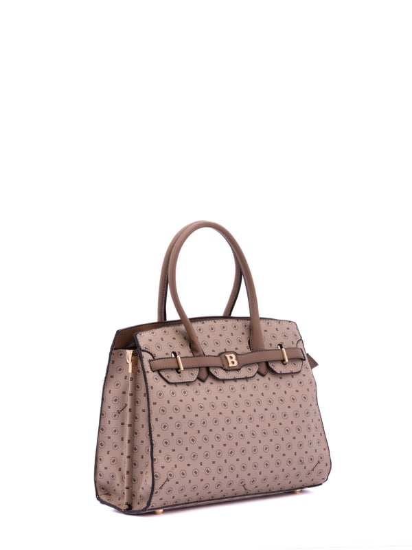 Bolso de mujer. El cierre es con cremallera. Los bolsillos internos son dos con cremallera y dos abiertos. Los bolsillos externos son uno en la espalda con cremallera. La bandolera es ajustable y extraíble en tejido. El mango es de ecopiel. Hay tres compartimentos internos. El material exterior es ecopiel. Internamente está forrado en poliéster. Medidas: 30x25x10 cm. Producto de moda