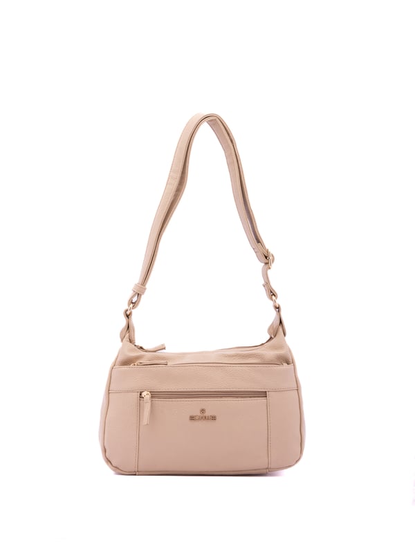 Bolso bandolera para mujer. El cierre es con cremallera. Los bolsillos internos son uno con cremallera y dos abiertos. Los bolsillos externos son dos delanteros con cremallera y uno trasero con cremallera. Falta la correa para el hombro. El asa es regulable en ecopiel. Hay dos compartimentos internos. El material exterior es ecopiel. Internamente está forrado en poliéster. Medidas: 30x20x10 cm. Producto de moda