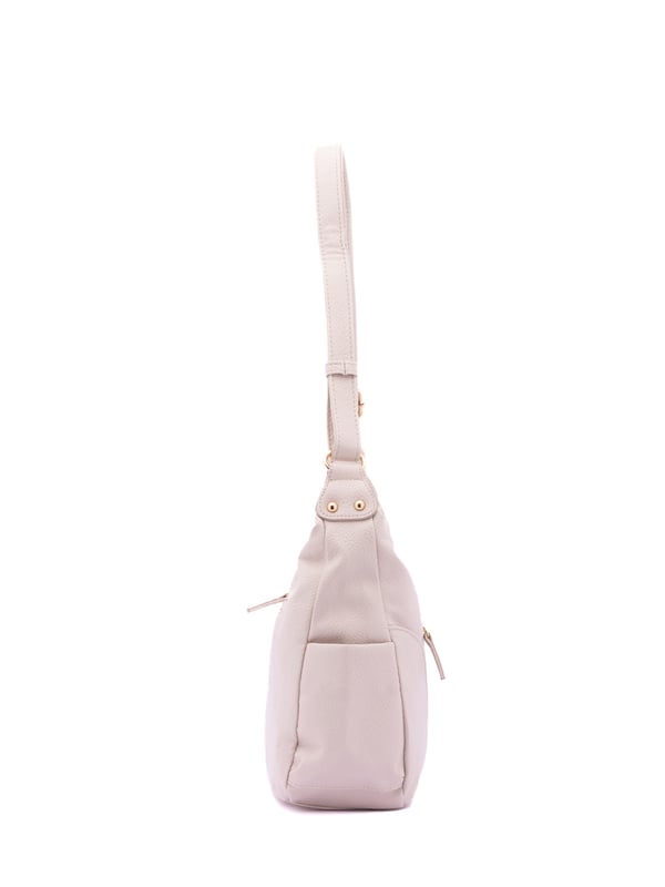 Bolso bandolera para mujer. El cierre es con cremallera. Los bolsillos internos son uno con cremallera y dos abiertos. Los bolsillos externos son uno frontal con cremallera, dos laterales abiertos y uno trasero con cremallera. Falta la correa para el hombro. El asa es regulable en ecopiel. Hay dos compartimentos internos. El material exterior es ecopiel. Internamente está forrado en poliéster. Medidas: 30x21x11 cm. Producto de moda