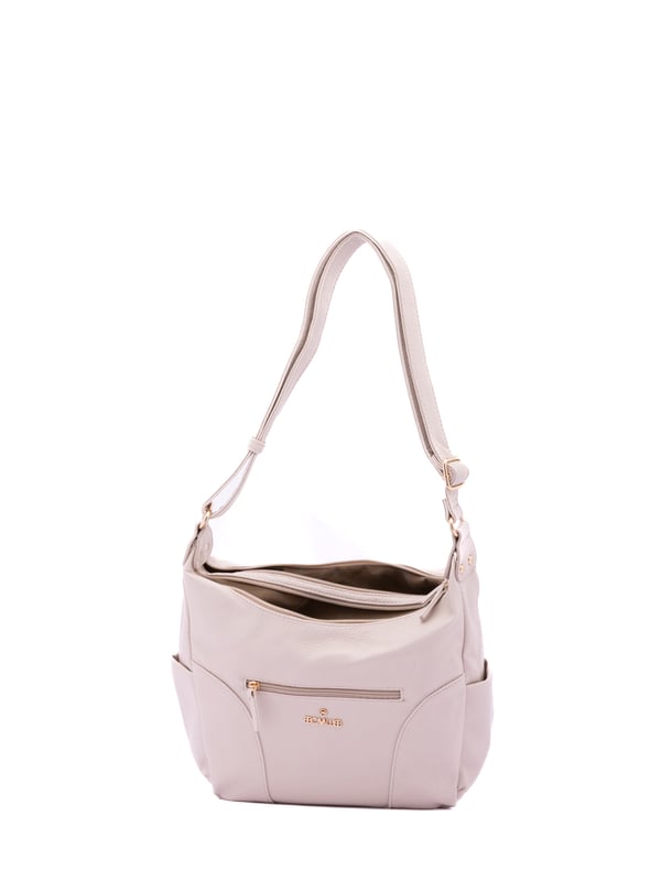 Bolso bandolera para mujer. El cierre es con cremallera. Los bolsillos internos son uno con cremallera y dos abiertos. Los bolsillos externos son uno frontal con cremallera, dos laterales abiertos y uno trasero con cremallera. Falta la correa para el hombro. El asa es regulable en ecopiel. Hay dos compartimentos internos. El material exterior es ecopiel. Internamente está forrado en poliéster. Medidas: 30x21x11 cm. Producto de moda