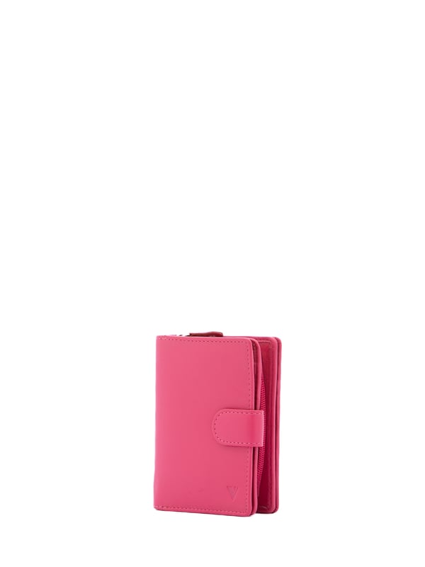 Cartera de mujer. El cierre es con botón de presión. Los bolsillos internos son uno con cremallera, tarjetero y porta billetes. Los bolsillos externos están ausentes. Falta la correa para el hombro. Falta el mango. Hay tres compartimentos internos. El material exterior es ecopiel. Internamente está forrado en poliéster. Medidas: 13x9,5x4 cm. Producto de moda