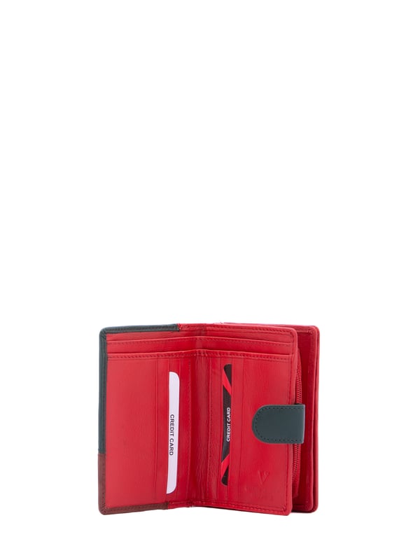 Cartera de mujer. El cierre es con botón de presión. Los bolsillos internos son uno con cremallera, tarjetero y porta billetes. Los bolsillos externos están ausentes. Falta la correa para el hombro. Falta el mango. Hay tres compartimentos internos. El material exterior es ecopiel. Internamente está forrado en poliéster. Medidas: 13x9x3 cm. Producto de moda