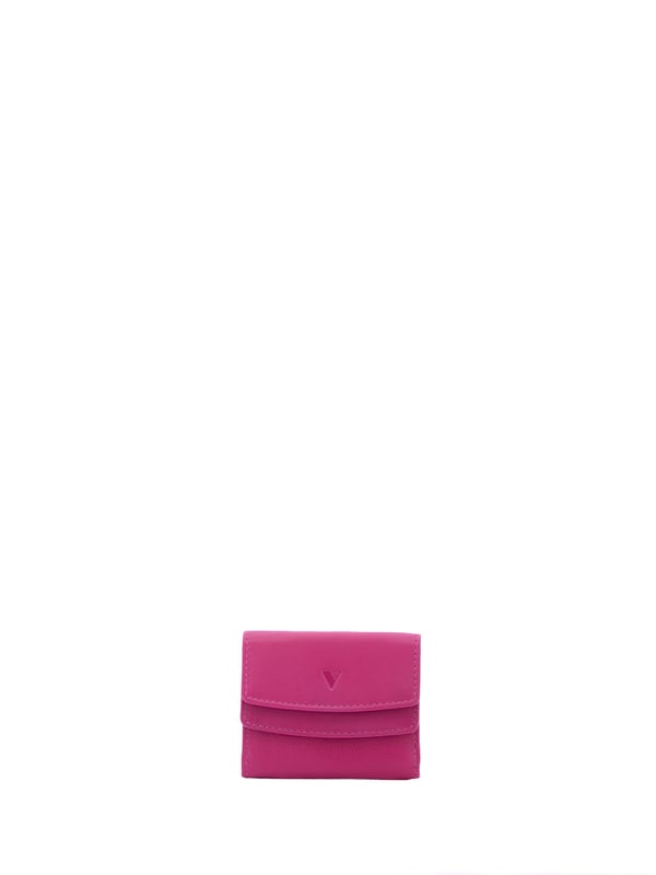Damenbrieftasche mit Druckknopfverschluss. Innentaschen für Kartenhalter, Geldscheinhalter und Münzhalter. fehlende Außentaschen. fehlender Schultergurt. fehlender Griff. zwei Innenfächer.  Außenmaterial. Innen mit Polyester gefüttert. Maße: 9x8x2 cm. Modeprodukt