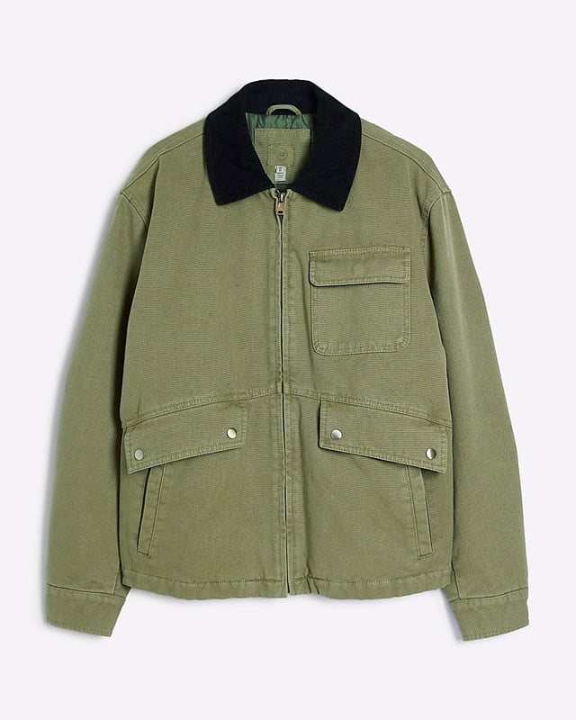 ​Regular fit, Front pockets, Collared, Long sleeves, Zip fastening
