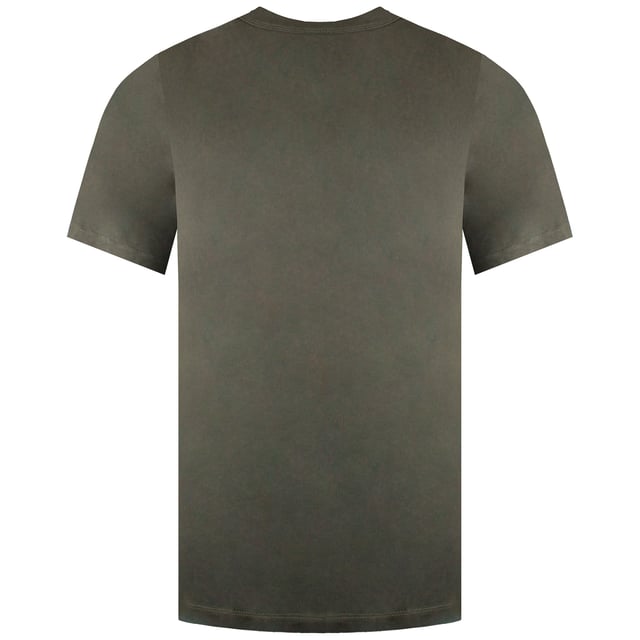 The Timberland Established 1973 Men's Dark Green T-Shirt is a stylish and comfortable addition to any casual wardrobe, offering a nod to the brand's heritage with its vintage-inspired design. Perfect for everyday wear, this t-shirt combines quality craftsmanship with a timeless look.
Key Features:
Soft Cotton Fabric: 

Provides a comfortable, breathable fit for all-day wear.

Heritage "Established 1973" Graphic: 

Features a bold print celebrating Timberland's iconic founding year, adding a classic, retro touch.

Classic Crewneck Design: 

A timeless neckline that suits any casual outfit.

Regular Fit: 

Offers a relaxed and comfortable silhouette for easy movement.

Short Sleeves: 

Ideal for layering or wearing on its own during warmer days.

Rich Dark Green Colorway: 

A versatile and earthy tone that pairs well with jeans, chinos, or shorts.

Ideal for everyday wear, weekend outings, or casual layering, the Timberland Established 1973 T-Shirt blends comfort with timeless style, making it a must-have for those who appreciate the brand's roots and iconic design.