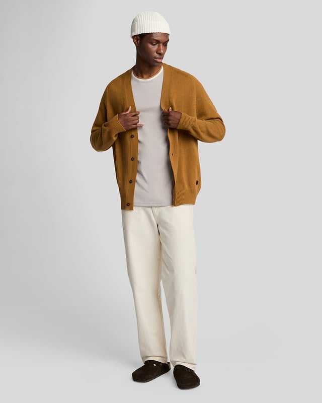 Introducing the Half Tipped T-Shirt, an exquisite addition to our Legacy range of short sleeve apparel. This refined piece is designed with a tipped contrast collar and half-tipped cuffs, imparting a distinctive flair that elevates casual elegance. Crafted from 100% premium cotton, it ensures comfort while showcasing a golden embroidered eagle on the top left chest, symbolizing sophistication.

- Composition: 100% Cotton
- Fit: Regular
- Logo Branding: Golden embroidered eagle
- Logo Branding Garment Location: Top left chest
- Versatile styling for both casual and semi-formal occasions

Elevate your spring menswear collection with this distinguished t-shirt, epitomizing modern style and timeless luxury.