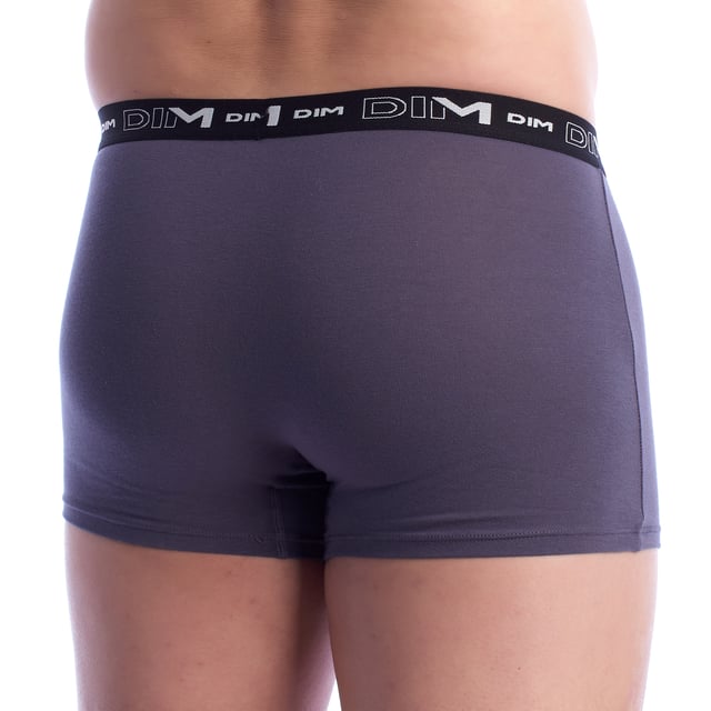 El Pack-2 Bóxers Cotton Stretch tejido transpirable es la elección ideal para quienes buscan lencería que ofrezca confort, estilo y funcionalidad. Confeccionados con algodón de alta calidad, estos bóxers ofrecen una sensación suave al tacto y se adaptan perfectamente al cuerpo, garantizando un ajuste cómodo y seguro durante todo el día.

Principales características:
- Confeccionados con algodón stretch de alta calidad.
- Tejido transpirable.
- Cintura elástica que proporciona un soporte adicional sin apretar, manteniéndose en su lugar sin incomodidades.
- Corte ajustado tipo boxer brief.
- Disponible en varios colores y estilos.

Este pack de 2 bóxers hombre DIM es la elección ideal para quienes buscan comodidad, estilo y calidad en su ropa interior. Confeccionados con materiales suaves y elásticos, se adaptan al cuerpo con total naturalidad, garantizando sujeción y libertad de movimiento durante todo el día.
 Composición: 96% Algodón, 4% Elastano
 Cuidados:
Lavar a temperatura máx. 40º.
- No usar lejía.
- No usar secadora.
- No planchar.
- No lavar en seco.