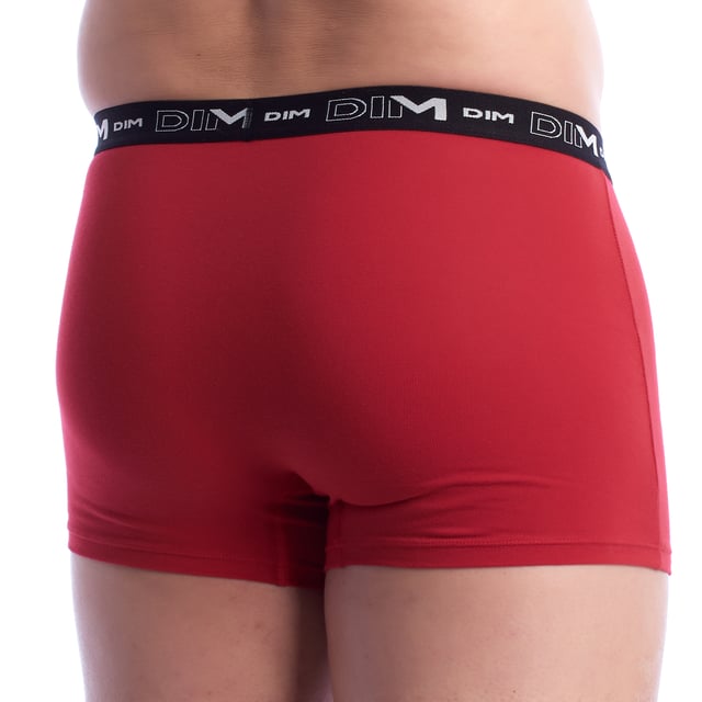 El Pack-2 Bóxers Cotton Stretch tejido transpirable es la elección ideal para quienes buscan lencería que ofrezca confort, estilo y funcionalidad. Confeccionados con algodón de alta calidad, estos bóxers ofrecen una sensación suave al tacto y se adaptan perfectamente al cuerpo, garantizando un ajuste cómodo y seguro durante todo el día.

Principales características:
- Confeccionados con algodón stretch de alta calidad.
- Tejido transpirable.
- Cintura elástica que proporciona un soporte adicional sin apretar, manteniéndose en su lugar sin incomodidades.
- Corte ajustado tipo boxer brief.
- Disponible en varios colores y estilos.

Este pack de 2 bóxers hombre DIM es la elección ideal para quienes buscan comodidad, estilo y calidad en su ropa interior. Confeccionados con materiales suaves y elásticos, se adaptan al cuerpo con total naturalidad, garantizando sujeción y libertad de movimiento durante todo el día.
 Composición: 96% Algodón, 4% Elastano
 Cuidados:
Lavar a temperatura máx. 40º.
- No usar lejía.
- No usar secadora.
- No planchar.
- No lavar en seco.
