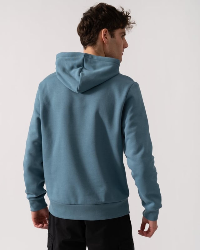 No need to compromise between style, comfort and durability. Trendy, warm, light: an essential for your crocodile wardrobe.
Classic fitJersey lined hoodKangaroo pocketEmbroidered crocodile sewn onto chestBrushed organic cotton fleeceMain fabric: Cotton (84%), Polyester (16%) / Hood lining: Cotton (100%) / Rib edge: Cotton (98%), Elastane (2%)
SH9623