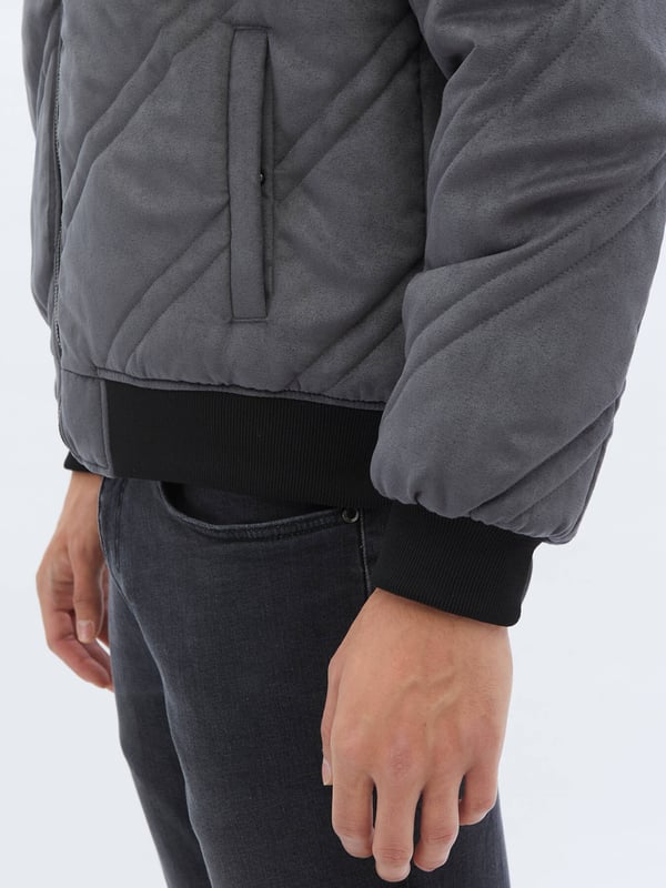 KİP bereichert Ihr tägliches Leben mit hochwertigen Materialien und innovativen Designs und bietet Ihnen sowohl Komfort als auch Stil. Unsere Produkte zeichnen sich durch ihre Langlebigkeit und Funktionalität aus, während sie gleichzeitig mit ästhetischen Details überzeugen. KİP bietet moderne und ergonomische Lösungen für den täglichen Gebrauch, die Qualität und Eleganz vereinen.