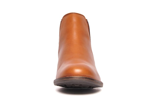 These Silver Street London Sadie chelsea boots have been engineered in a premium leather. They feature a mid-cut boot style with elasticated gussets to the side for easy slip on wear and the upmost in comfort. The upper is made from a premium leather which is soft, supple and durable for everyday wear. A soft lining also provides added comfort for your feet while the slim rubber outsole with a textured tread is highly durable and provides grip on a wide variety of surfaces. 
 - Premium leather / tweed upper 
 - Classic chelsea boot styling 
 - Elasticated side gussets
 - Slip on design equipped with a heel pull tab 
 - Sumptuous, cushioned insole 
 - Soft textile and leather lined inner 
 - Highly durable outsole 
 - Silver Street London branding