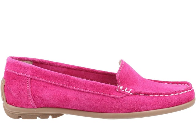 The Torella summer slip-on moccasin from Riva is a stylish and comfortable choice for warm weather. Crafted from luxurious Portuguese suede, this moccasin features a soft leather insole for all-day comfort. The rubber outsole provides excellent grip, ensuring stability and traction throughout those sunny summer days.- Suede leather upper- Slip-On fit- Leather inner- Durable rubber outsole- Riva branding