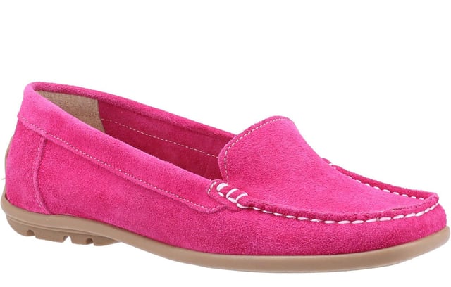 The Torella summer slip-on moccasin from Riva is a stylish and comfortable choice for warm weather. Crafted from luxurious Portuguese suede, this moccasin features a soft leather insole for all-day comfort. The rubber outsole provides excellent grip, ensuring stability and traction throughout those sunny summer days.- Suede leather upper- Slip-On fit- Leather inner- Durable rubber outsole- Riva branding