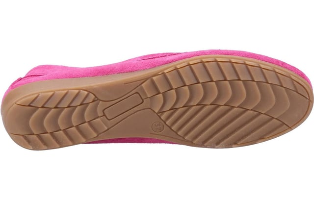 Experience the perfect blend of style and comfort with the Riva Aldons women's loafers. Expertly crafted from luxurious Portuguese suede, these loafers exude sophistication while offering a soft and supple feel. The leather insole ensures a comfortable fit, making them ideal for all-day wear.
Adorned with classic tassel detailing, these loafers add a touch of elegance to any casual ensemble. The durable rubber outsole provides excellent grip, keeping you steady on your feet during those long Summer days. Perfect for pairing with your favorite outfits, the Riva Aldons loafers are a must-have addition to your seasonal wardrobe.

- Leather upper

- Leather insole

- Tassel detailing

- Slip on design

- Cushioned footbed

- Durable rubber outsole

- Riva branding